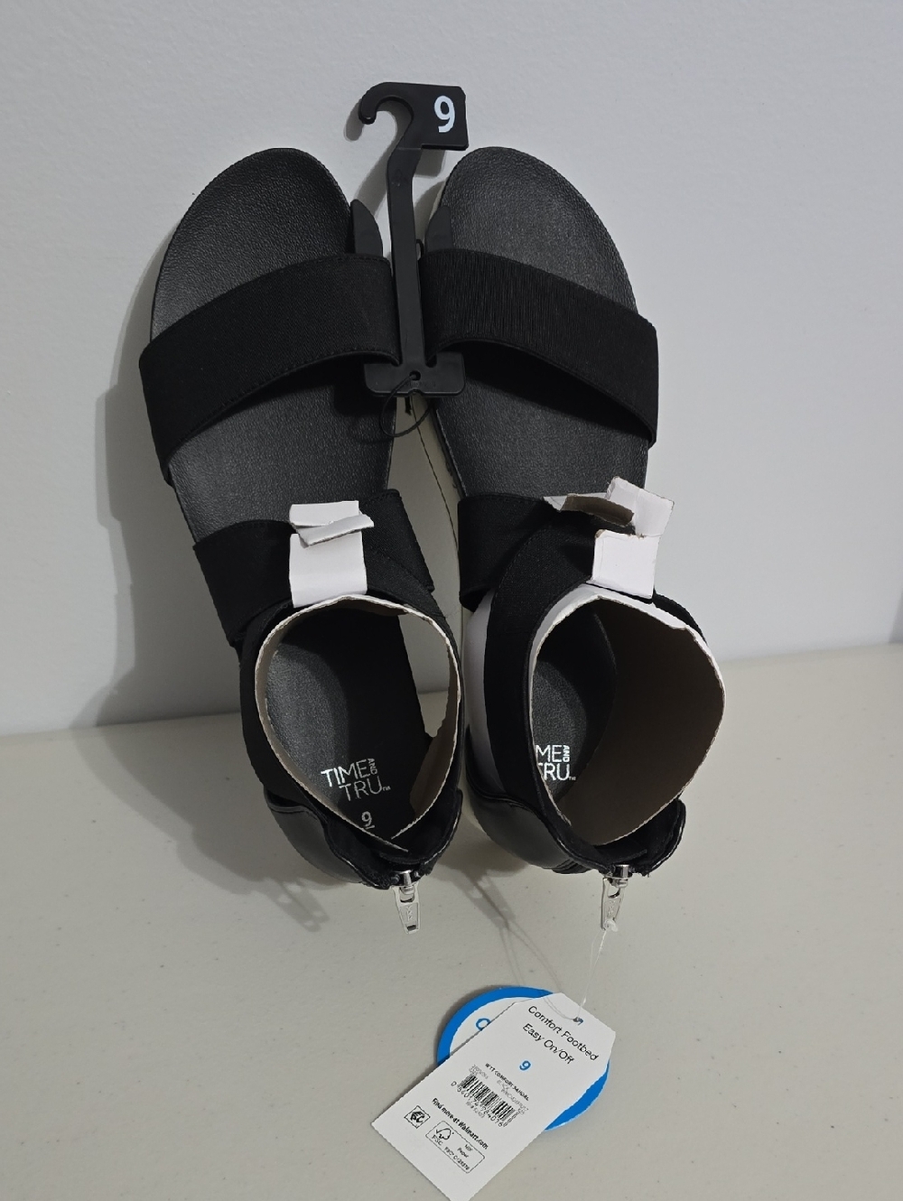 🆕️ Time & Tru Black and White Strappy Platform Sandals Size 9